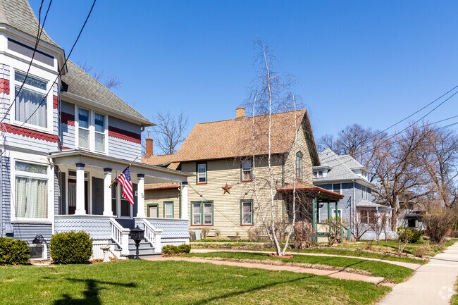 Victorians, Colonial Revivals, and Foursquares range from $250K to $450K in Lords Park.