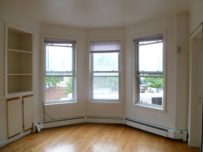 848 Huntington Ave unit 2, Boston, MA 02115 - photo 2