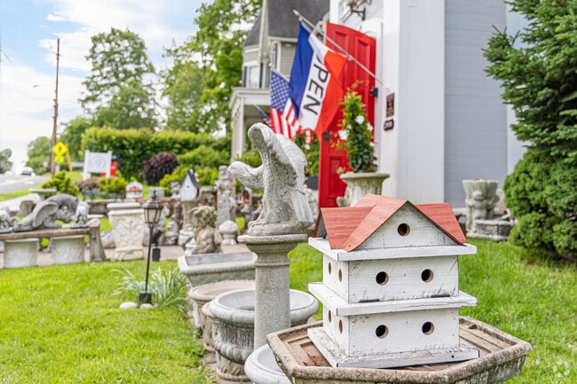 German and Dutch immigrants began settling in Tewksbury around 1755, establishing farms and homes that shaped the town’s agricultural heritage.