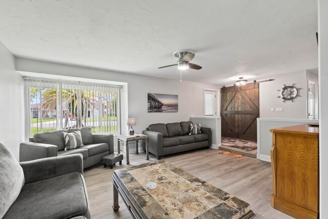 9 Campbell Ct, Palm Coast, FL 32137 - photo 3