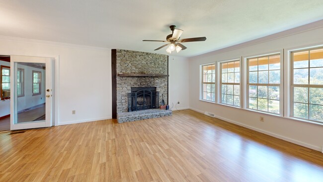 224 Webb Rd, Townsend, TN 37882 - photo 2