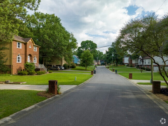 Colonial Revival homes sitting on large lots make up many Pelham streets.