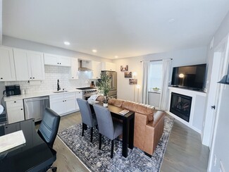 47 Walnut St Unit 1R, Boston, MA 02122