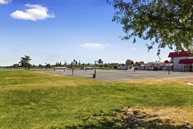Mark Twain Junior High in West Modesto, Ca sits on several acres.