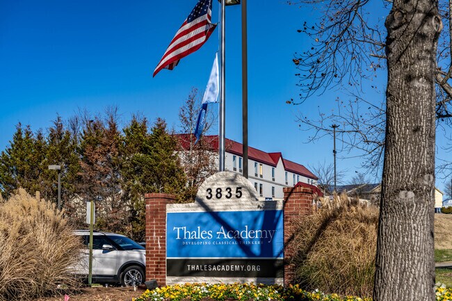 The sign for Thales Academy Franklin is located in the Truine Area neighborhood.