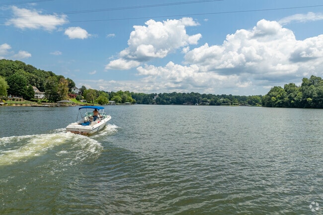 Hickory residents are only minutes from Lake Hickory and all the fun activities it offers.