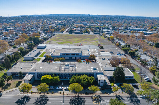 Vallejo Charter School encourages critical thinking and creativity.