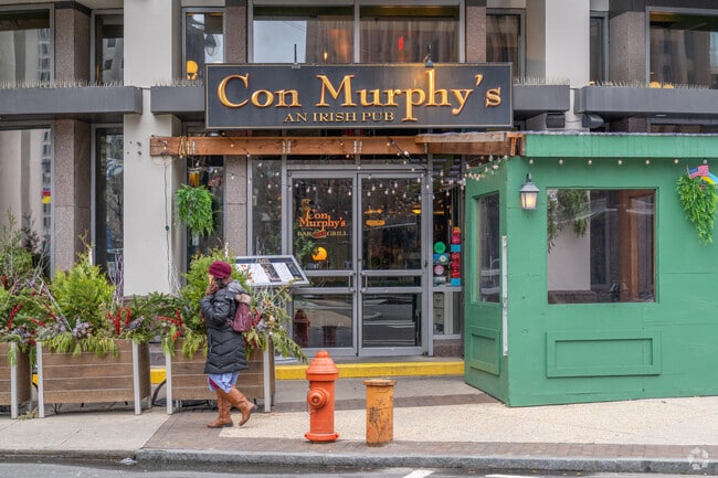 Con Murphy's is where locals head for great Irish Pub fare in Logan Square.