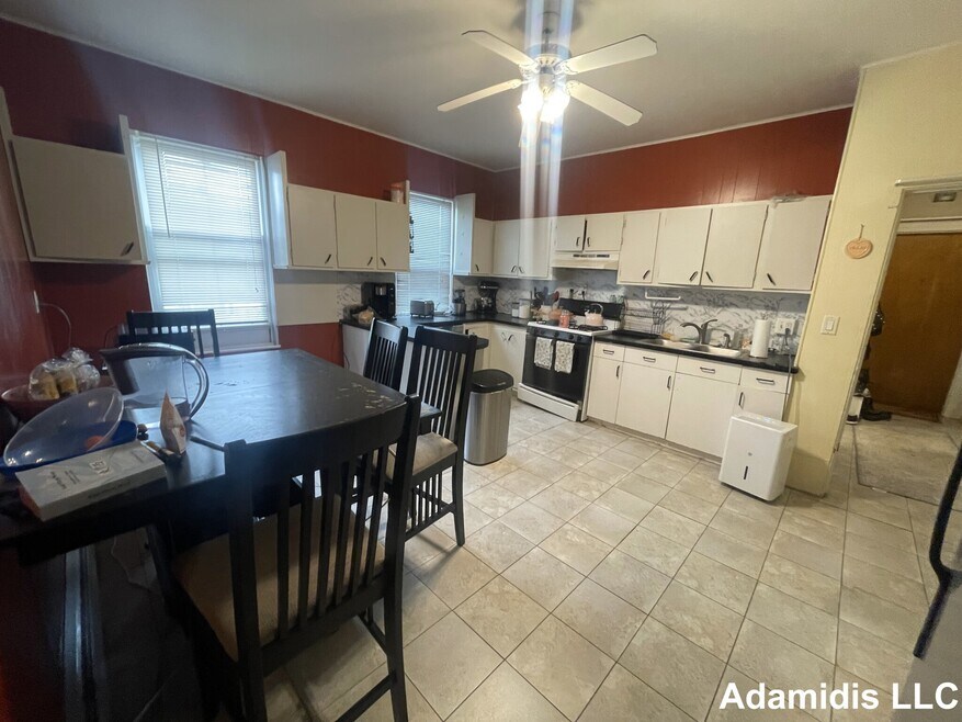 231 High St unit 1, Brookline, MA 02445 - photo 1