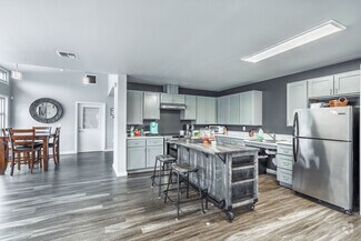 824 W Casino Rd, Everett, WA 98204