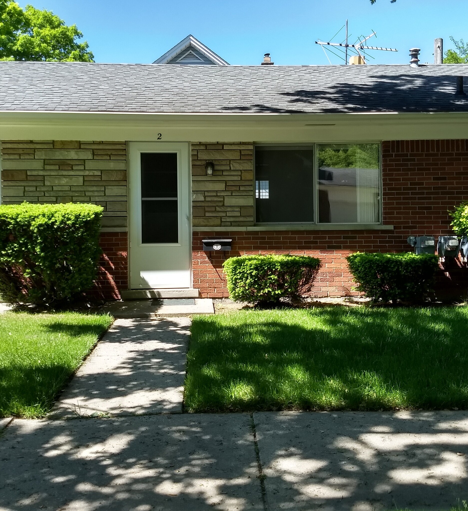 284 North Ave unit 2, Mount Clemens, MI 48043 - photo 1