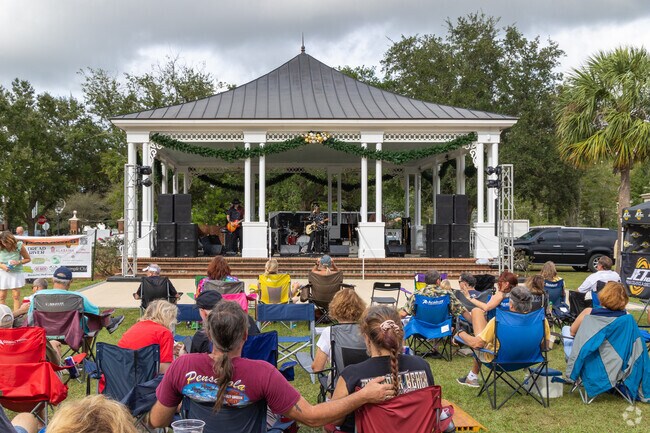 Sizzling grills, ice-cold brews, and the best crowd at Foley’s Burgers, Brats, & Beer Fest.