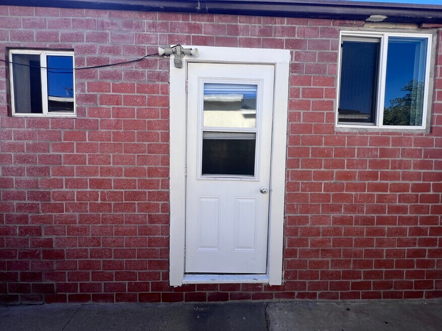 814 W 147th St unit Side, Gardena, CA 90247 - photo 1