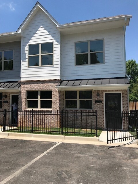 2042 Bolton Rd NW, Atlanta, GA 30318 - photo 2