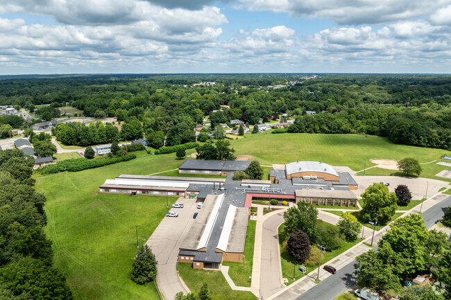 Northeastern Elementary School serves students in grades K-5.
