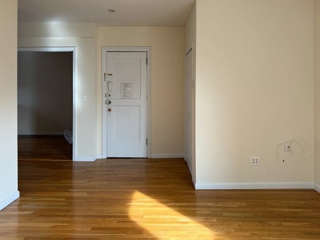 24-15 27th St, Queens, NY 11102 - photo 2