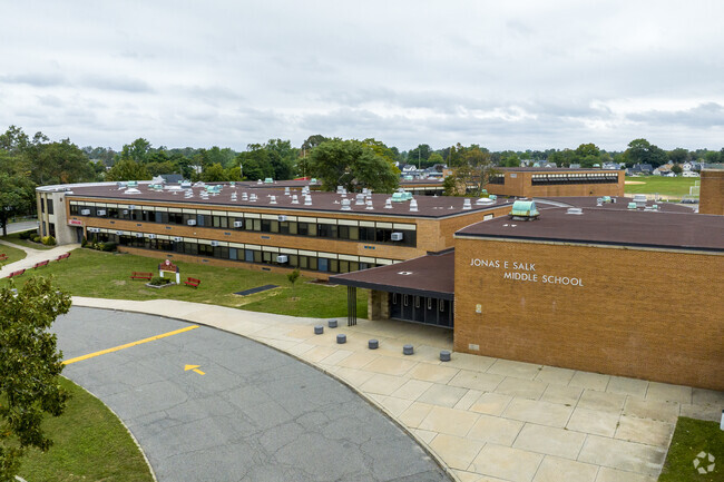 Jonas E. Salk Middle School in North Wantagh has 935 students with a ratio of 11 to 1.