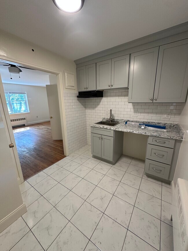 7 Charlesbank Rd unit 2, Newton, MA 02458 - photo 2