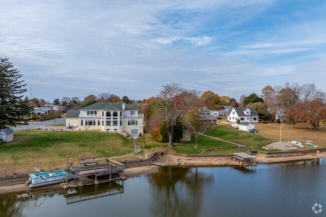 Large estate style homes rest along Lake Como in Smyrna.