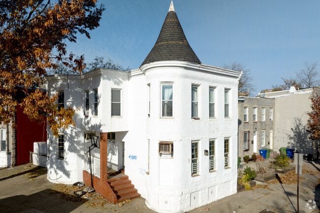 Step into Mount Clare’s rich heritage with its array of remarkable, character-filled houses.