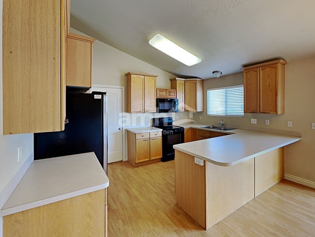 96 N 1660 W, Clearfield, UT 84015 - photo 3