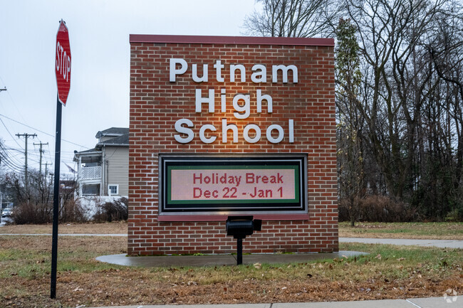 Putnam High School has 247 students in grades 9-12 .