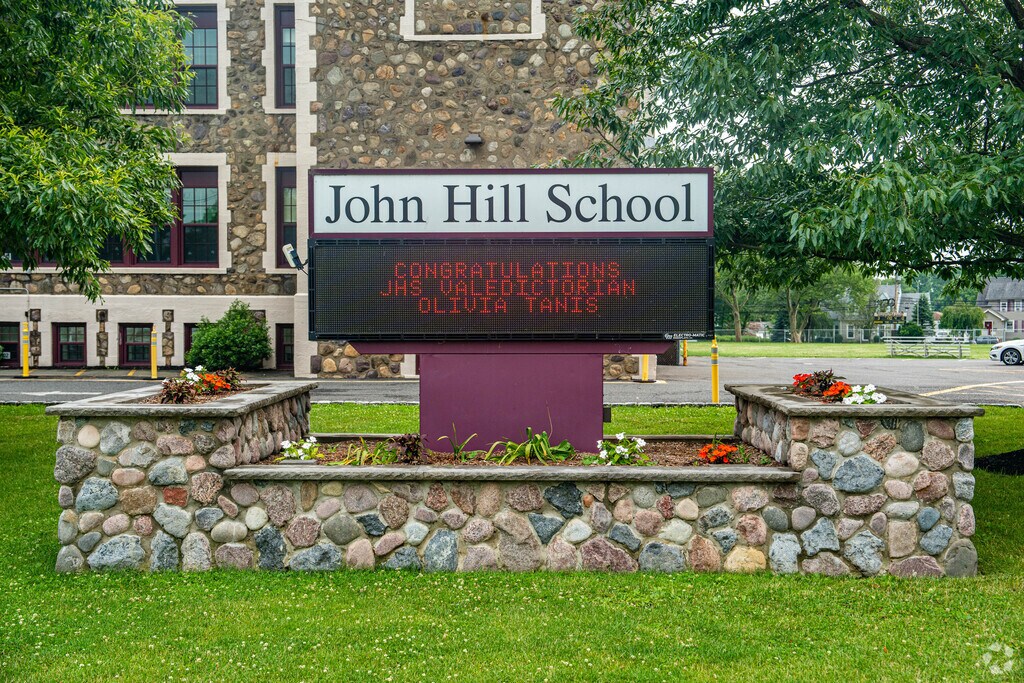 John Hill Elementary School, Rankings & Reviews