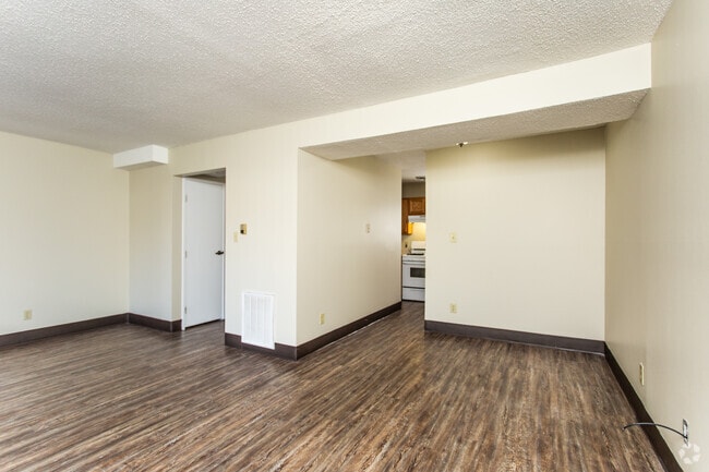 3BR, 1BA - 919 SF - Townhome B