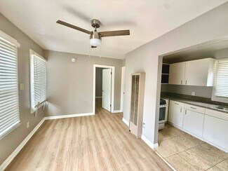 532 W 77th St Unit 1/2, Los Angeles, CA 90044
