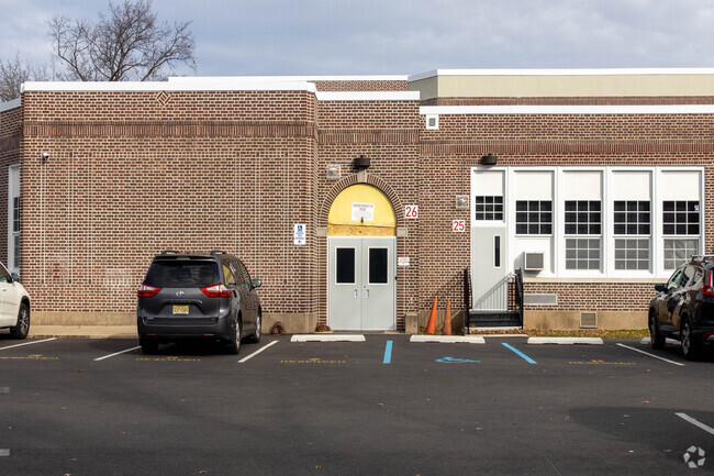 A number of classrooms at Franklin School have their own entrances.