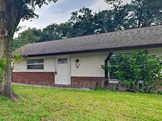 915 Marlboro Dr, DeLand, FL 32724