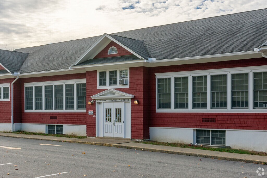 Harmony Township School serves students in the Harmony Township community.