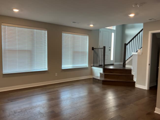 677 Golborne St, Carmel, IN 46032 - photo 6