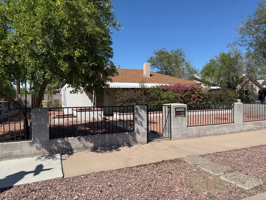 1402 E Diamond St, Phoenix, AZ 85006 - photo 1