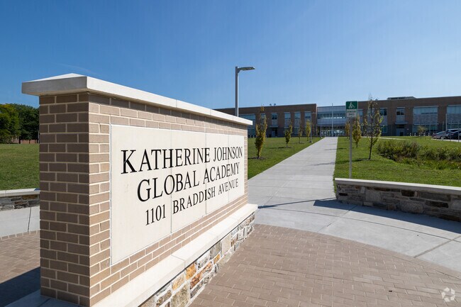 Katherine Global Academy near Evergreen Lawn offers 21st century classes.