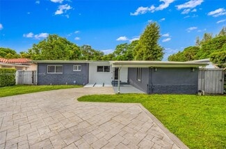 840 NE 159th St, North Miami Beach, FL 33162