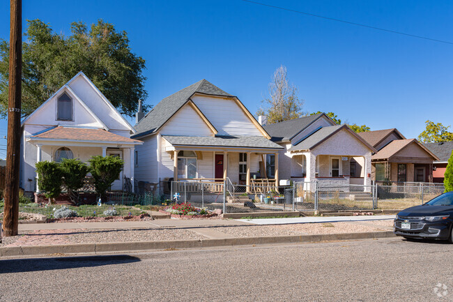 Most of the homes in Grove sit on modest sized lots.