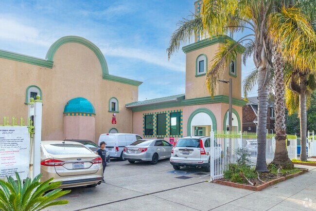 Oakland Islamic Center is a masjid on 31st Street in Pill Hill.