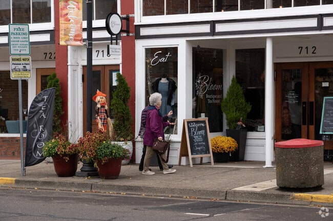 The residents of the Lacomb neighborhood often pop over to downtown Lebanon for shopping.