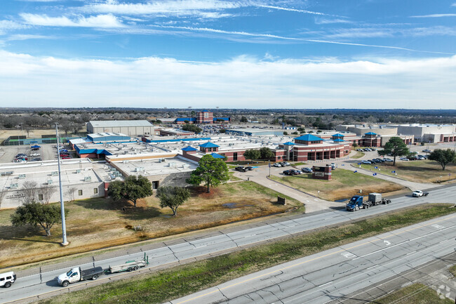 Joshua High School ranks highly for student progress.