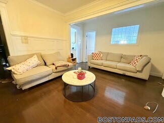 452 Park Dr Unit 12, Boston, MA 02215