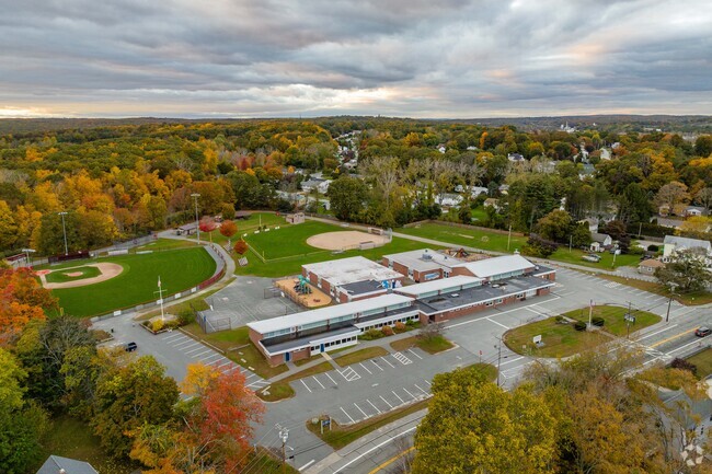 Lonsdale Elementary School is located in the Lonsdale neighborhood of Lincoln.