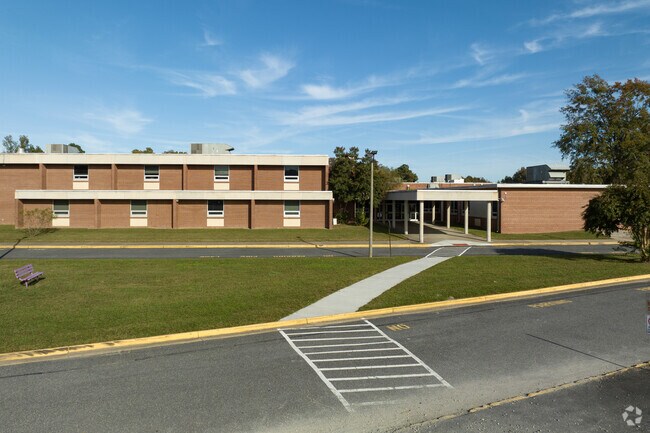Deep Creek Central Elementary School is a public school located in Chesapeake, Virginia.