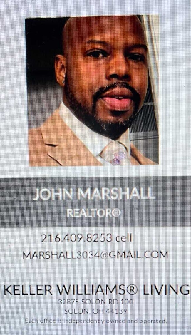 Agent Photo