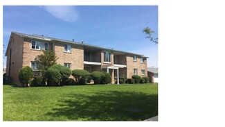 25-47 Old Lyme Dr, Buffalo, NY 14221