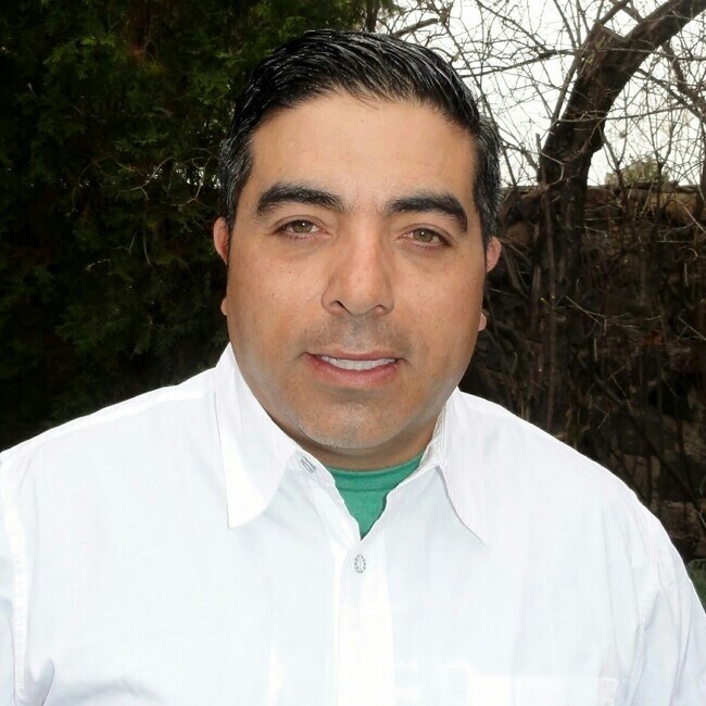 Agent Photo