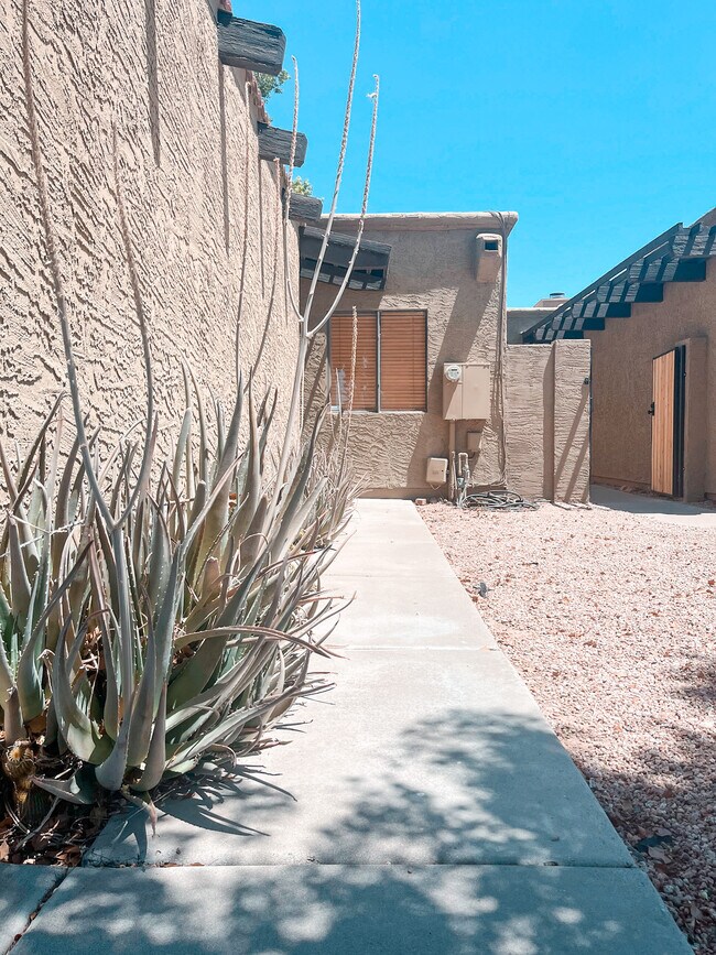 1915 N Scovel St, Tempe, AZ 85288 - photo 3