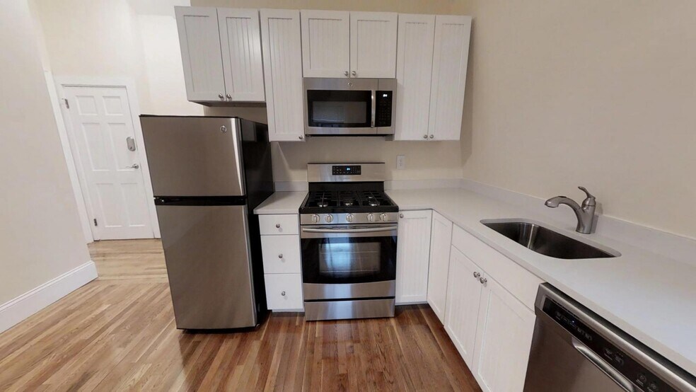 66 Walden St unit 4, Cambridge, MA 02140 - photo 1