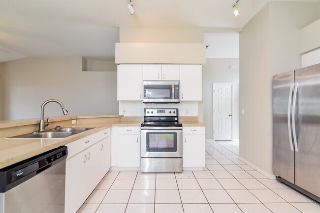 1634 Audubon Trail, Lutz, FL 33549 - photo 7