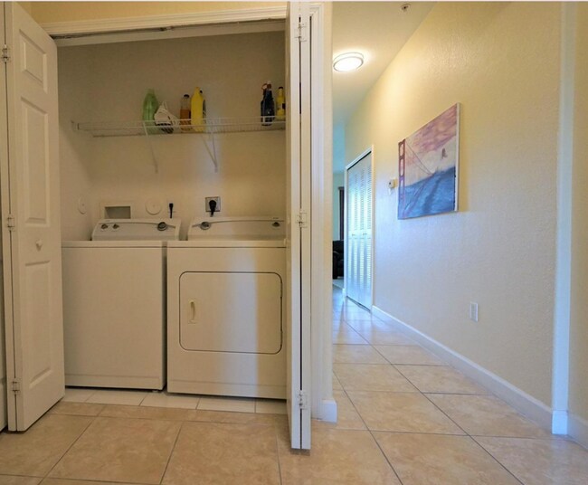17455 NW 94th Ct unit c, Hialeah, FL 33018 - photo 3